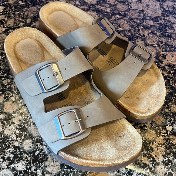 Cushion, air, ladies, sandal size 8 1/2 excellent condition Tang colored - Picture 10 of 10